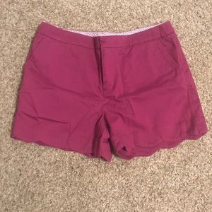 Kenar magenta scallop shorts